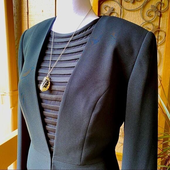 DAYMOR COUTURE JET BLACK TWO PIECE / SHORT SLEEVE LBD & TAILORED JACKET 4 - Picture 4 of 16